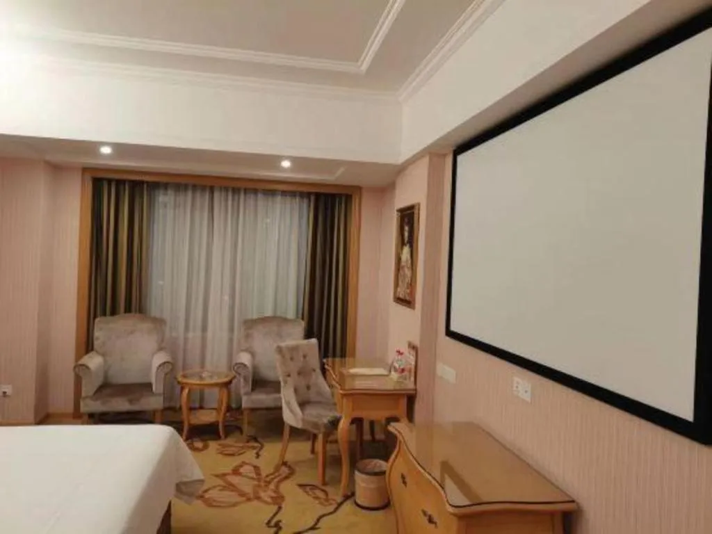 Vienna Hotel Guangzhou Huadu Sunac Cultural Tourism City Shiling