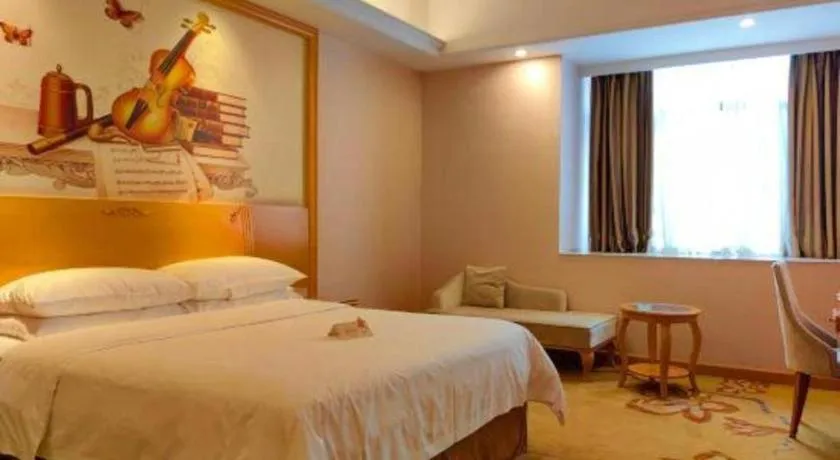 Bed in Vienna Hotel Guangdong Dongguan Chengnan Station