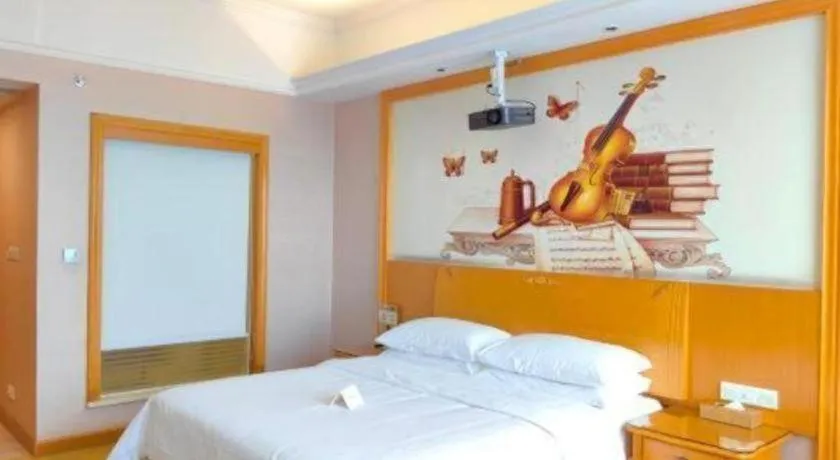 Bed in Vienna Hotel Guangdong Dongguan Chengnan Station