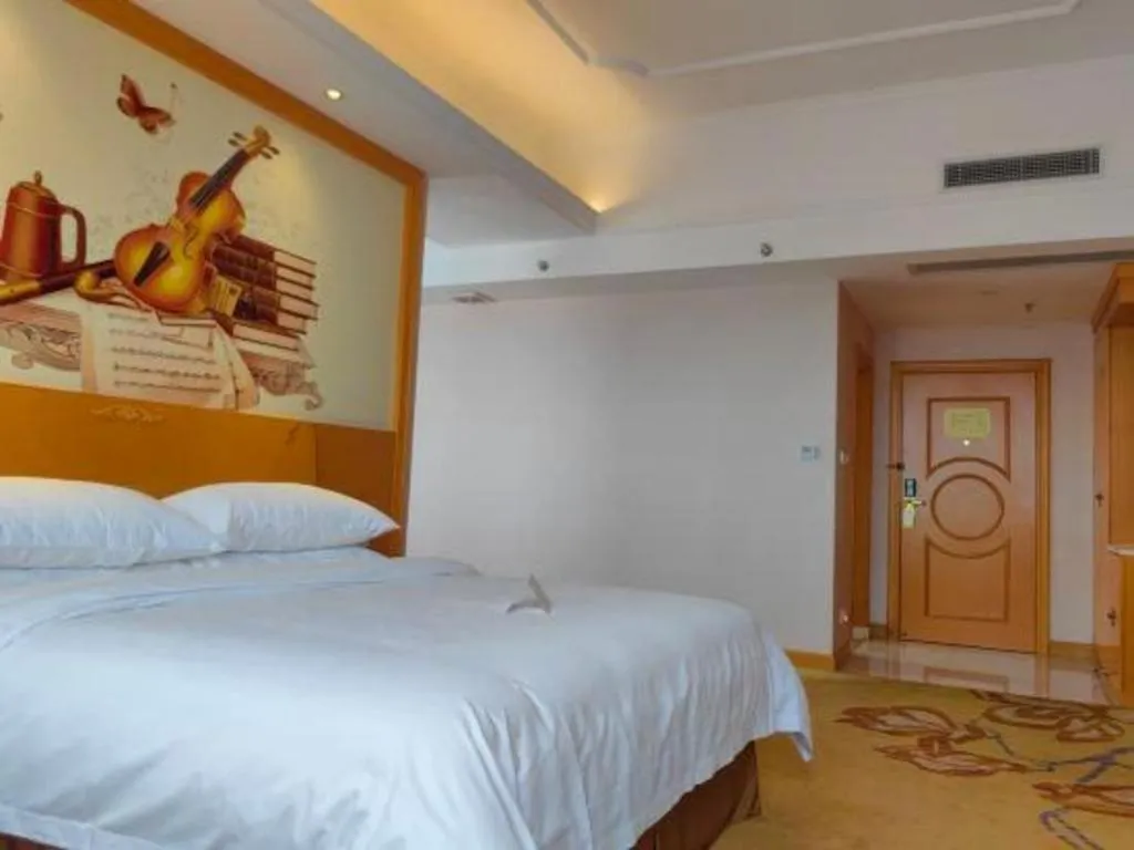 Bed in Vienna Hotel Guangdong Dongguan Chengnan Station