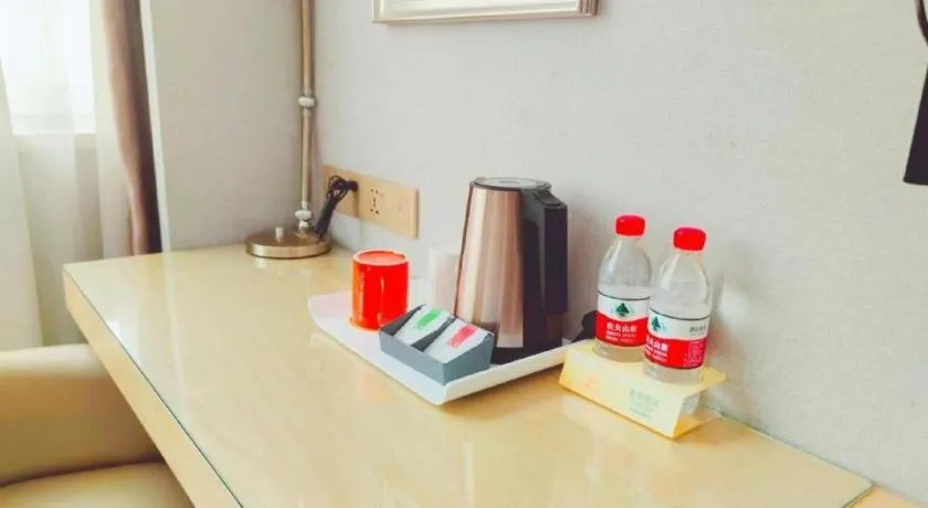 Vienna Hotel Guangxi Hechi Jinchengjiang Baima Street