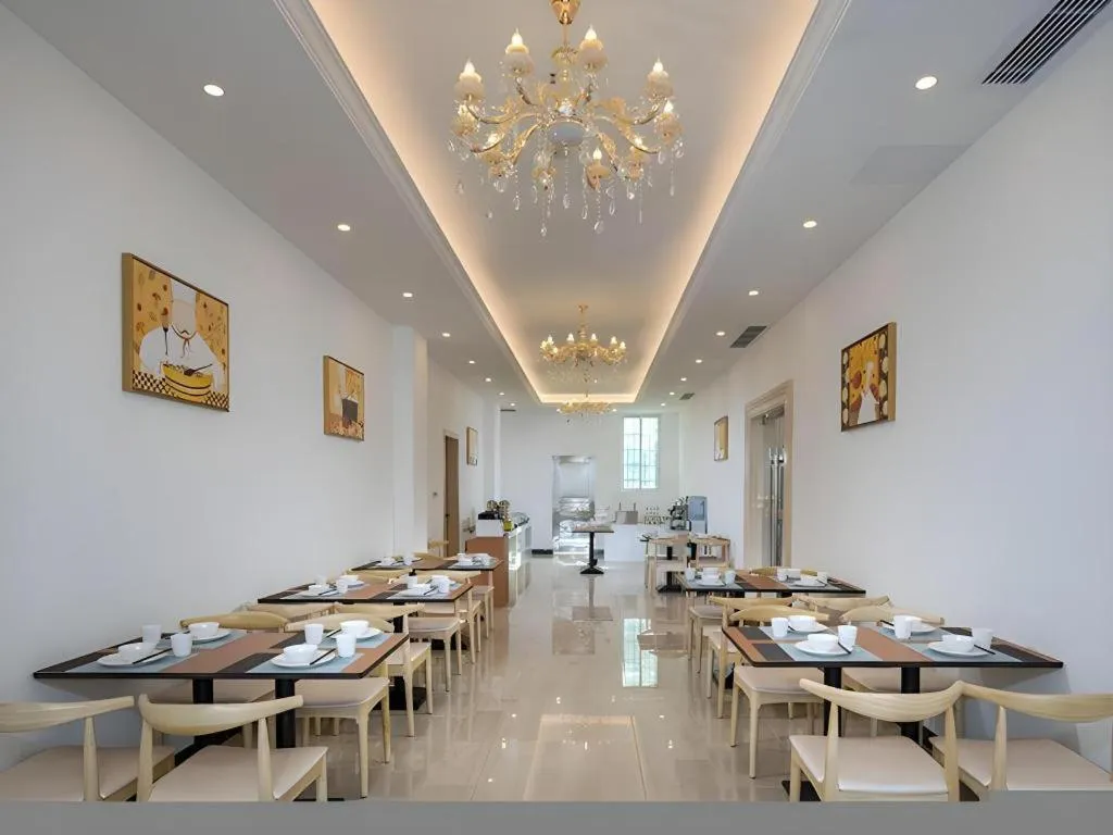 Vienna Hotel Guangzhou Huadu Financial Center Sunac Amusement Park