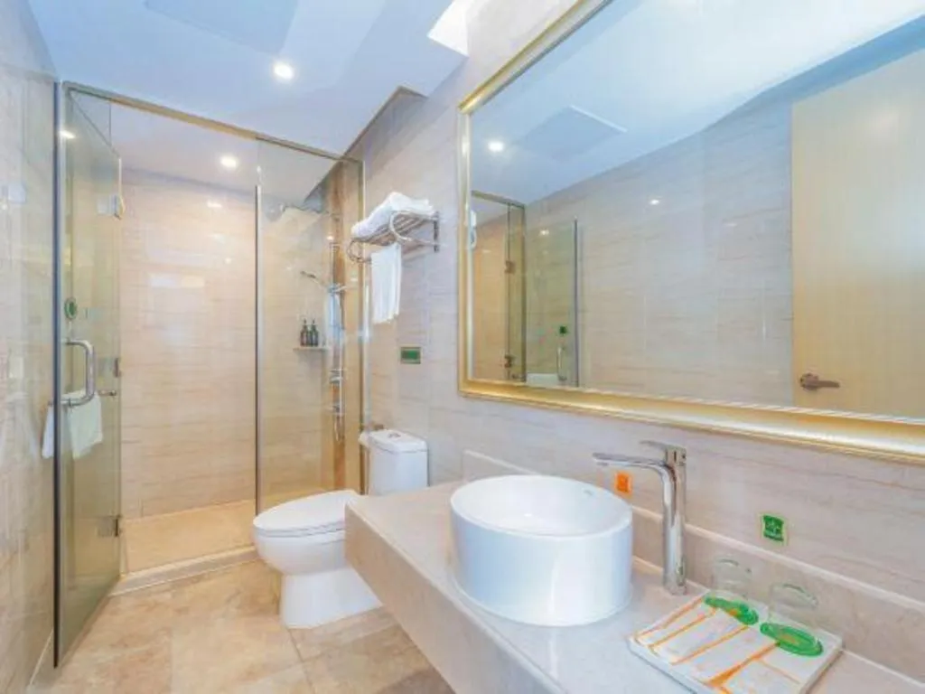 Vienna Hotel Guangzhou Huadu Financial Center Sunac Amusement Park