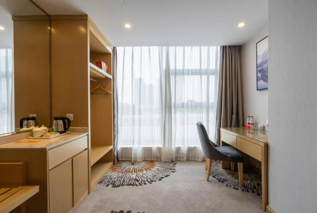 Vienna Hotel Guangzhou Huadu Financial Center Sunac Amusement Park