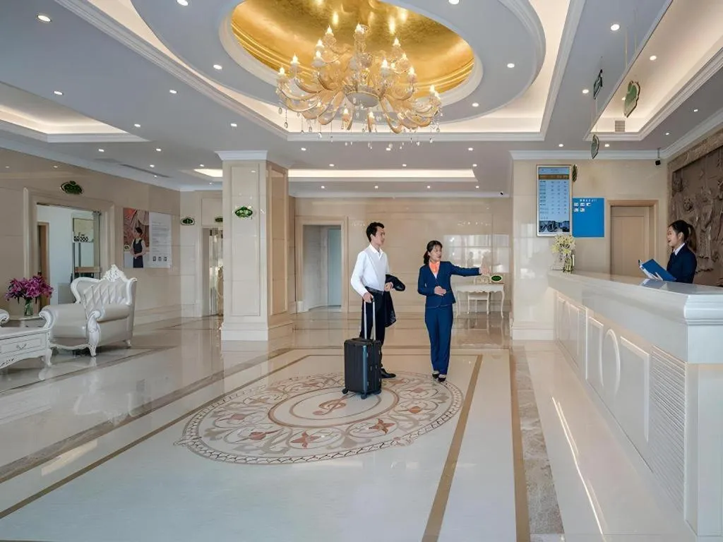 Vienna Hotel Guangzhou Huadu Financial Center Sunac Amusement Park