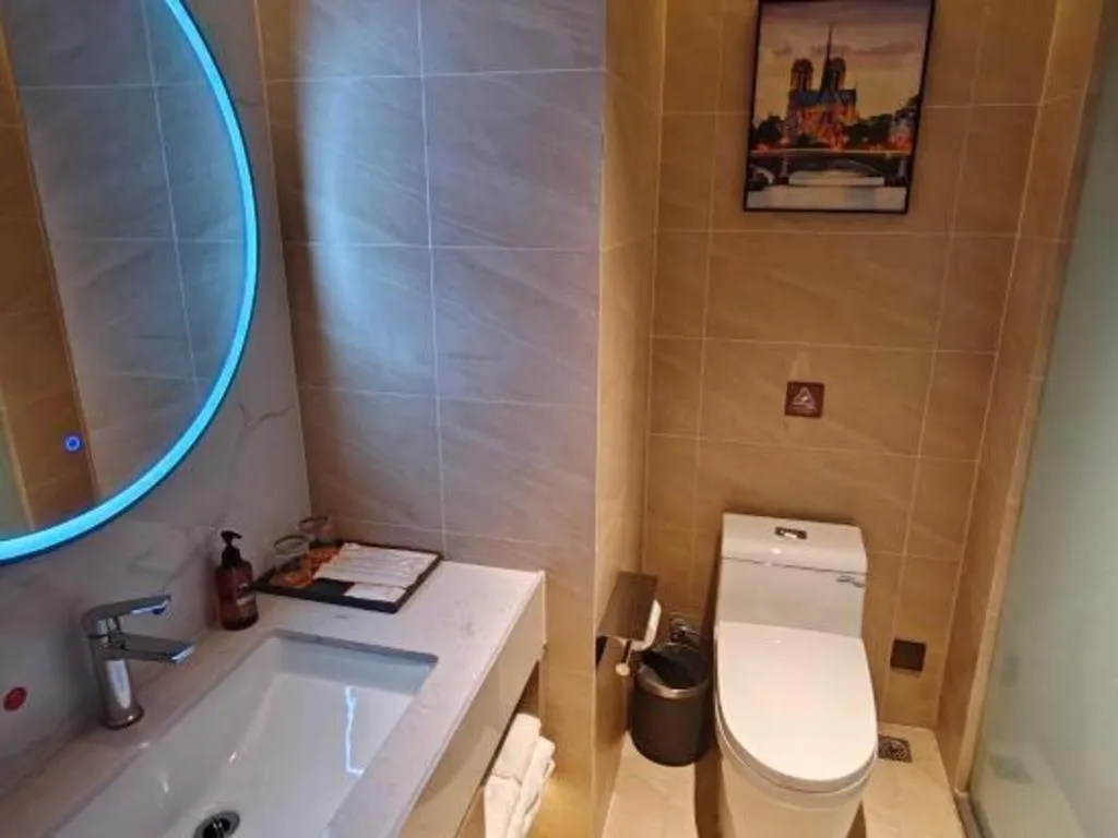 Vienna Hotel Guangzhou Huadu Financial Center Sunac Amusement Park