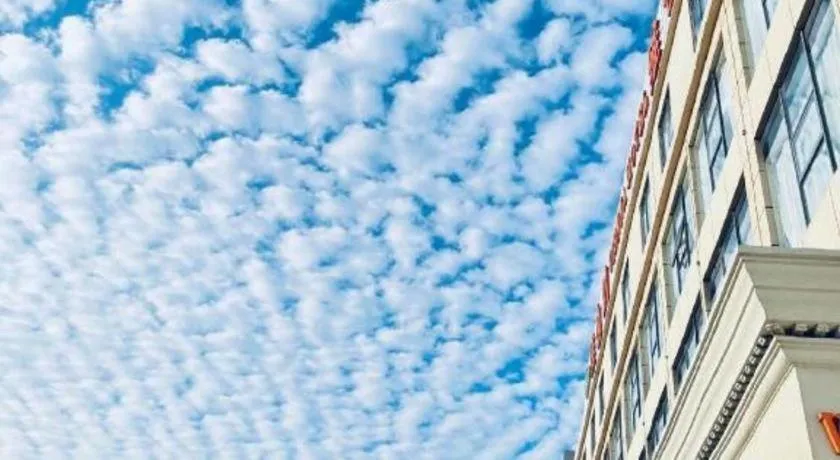 Vienna Hotel Guangzhou Huadu Financial Center Sunac Amusement Park