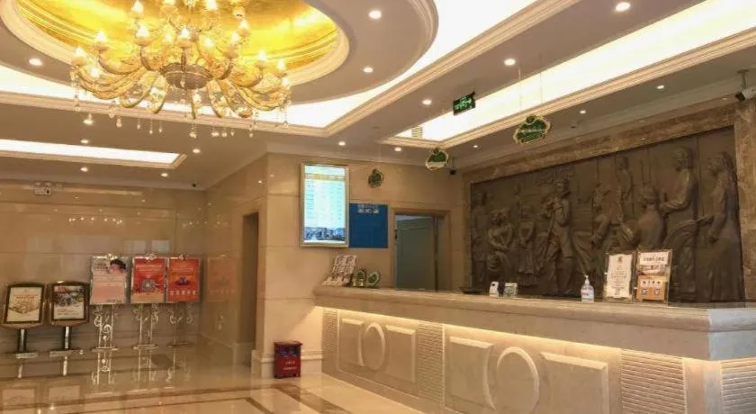 Vienna Hotel Guangzhou Huadu Financial Center Sunac Amusement Park