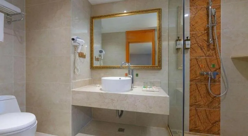 Vienna Hotel Guiyang North Station Dream City