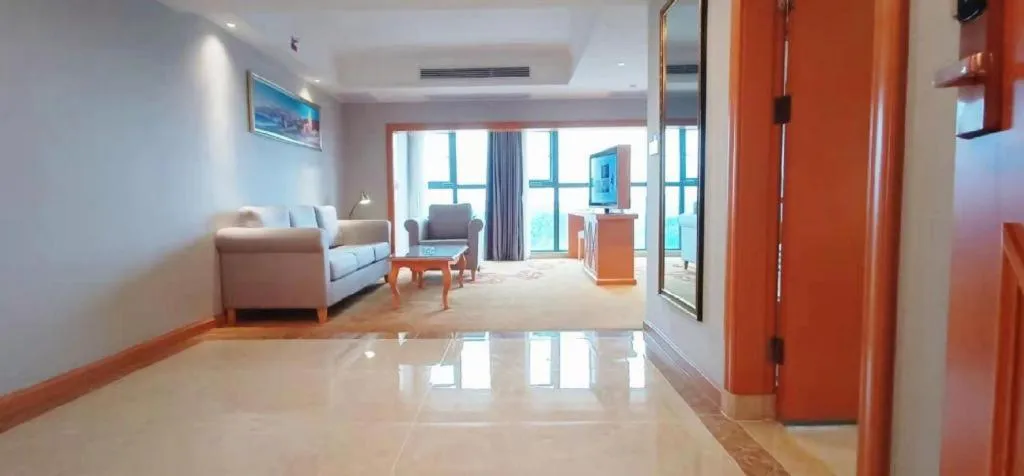 Vienna Hotel Guiyang North Station Dream City