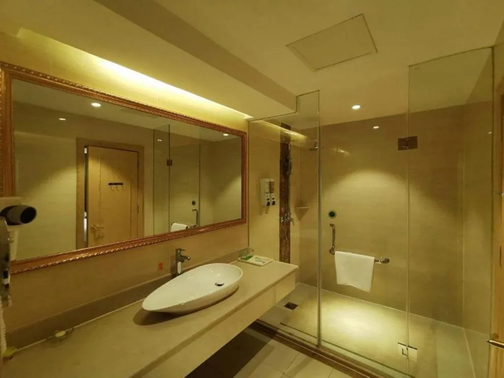 Vienna Hotel Anhui Huainan Shou County South Gate of Ancient Town Jinrun Central City