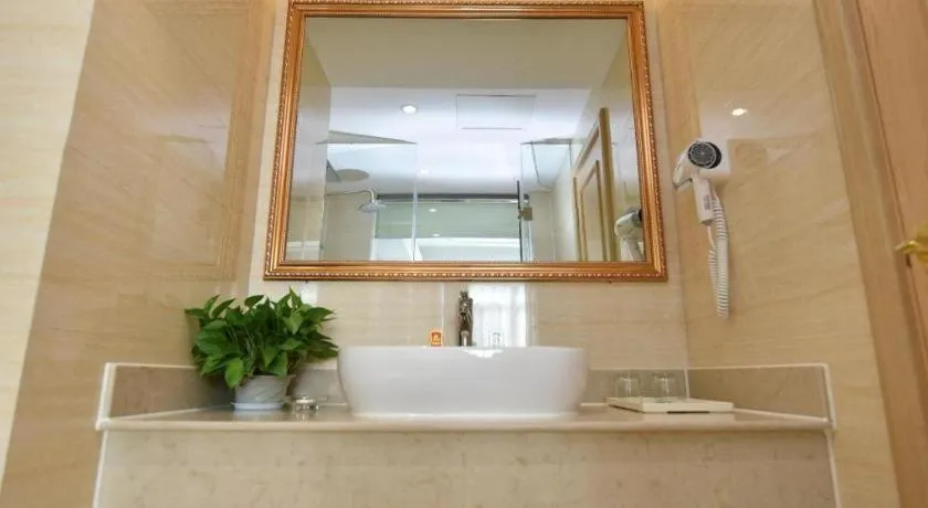 Vienna Hotel Anhui Huainan Shou County South Gate of Ancient Town Jinrun Central City