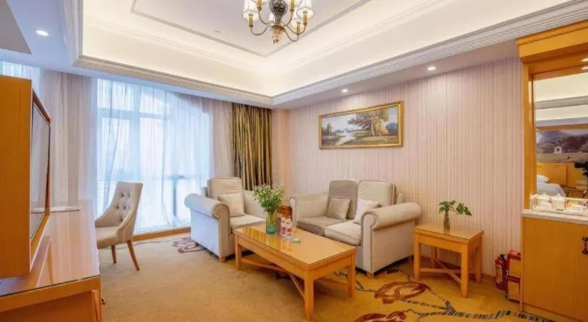 Vienna Hotel Guangdong Zhongshan Caihong Avenue