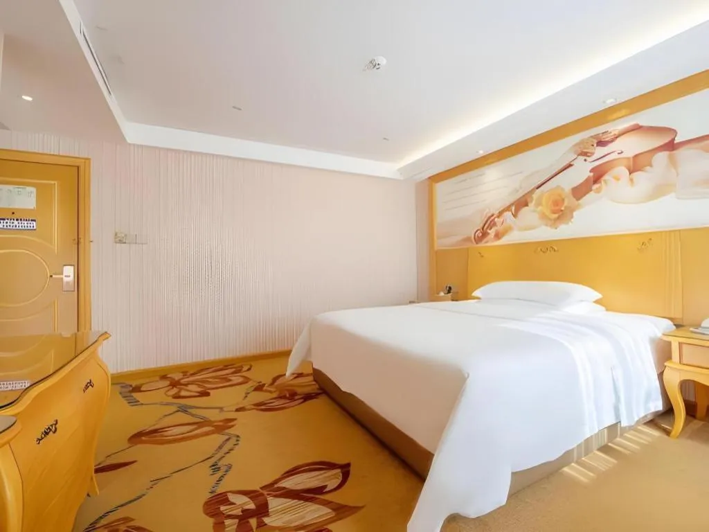 Bed in Vienna Hotel Guangdong Zhongshan Caihong Avenue