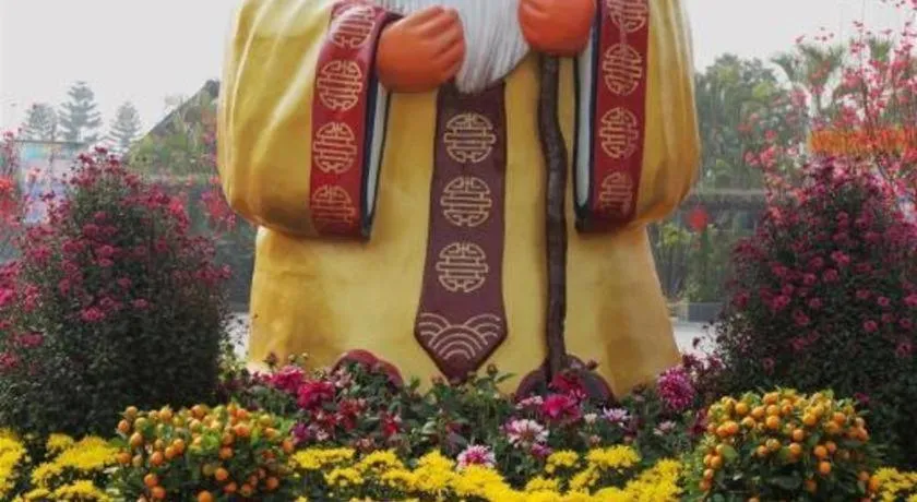 Vienna Hotel Shenzhen Window of the World Qiaochengdong Metro Station