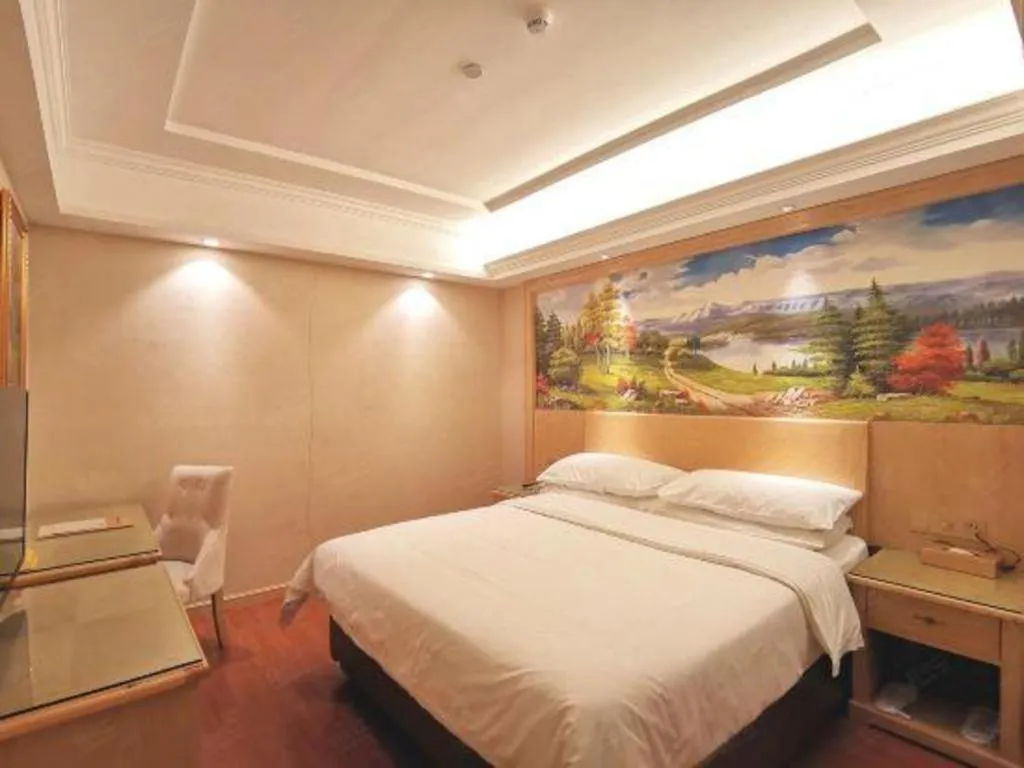 Bed in Vienna Hotel Shenzhen Window of the World Qiaochengdong Metro Station