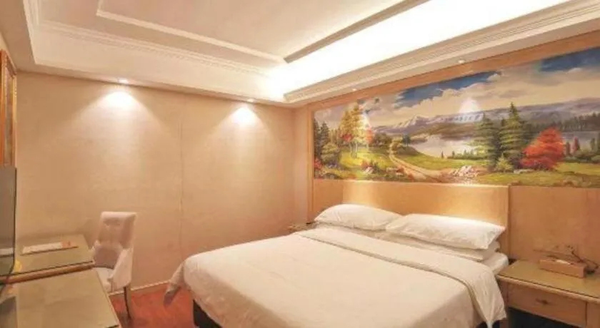 Bed in Vienna Hotel Shenzhen Window of the World Qiaochengdong Metro Station