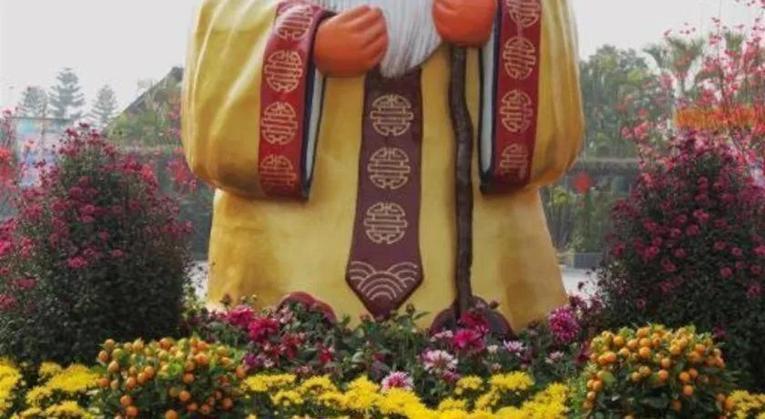 Vienna Hotel Shenzhen Window of the World Qiaochengdong Metro Station