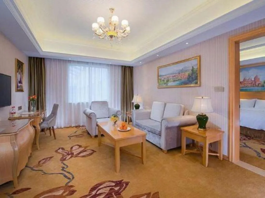 Vienna Hotel Guangdong Meizhou Fengshun