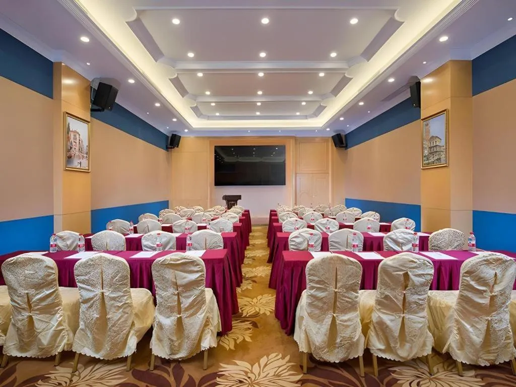 Vienna Hotel Guangdong Meizhou Fengshun