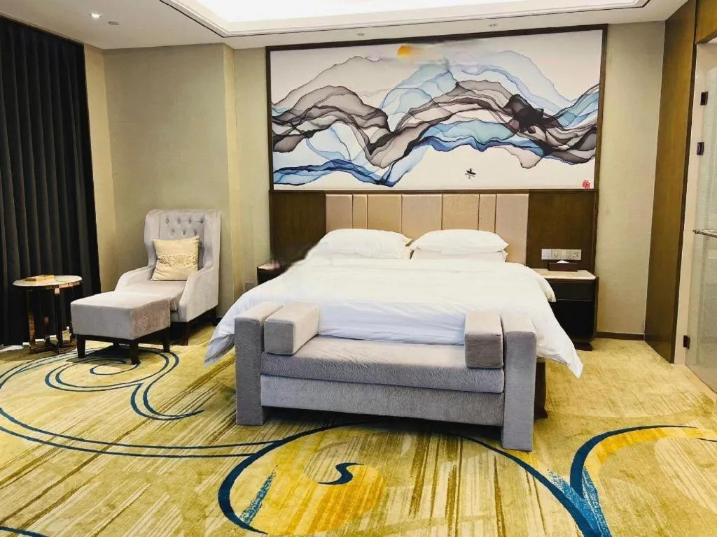 Bed in Venus Royal Hotel Nanning East High-Speed Railway Station