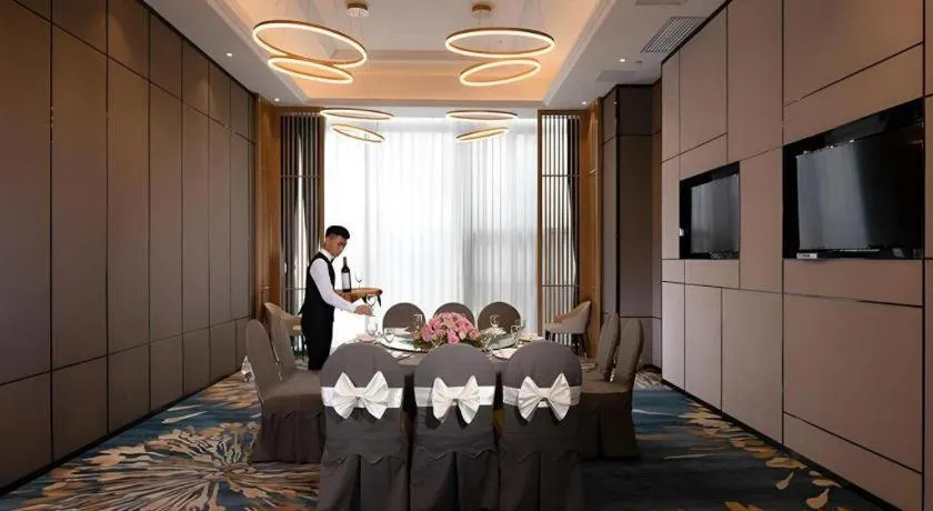 Venus Royal Hotel Nanning East High-Speed Railway Station