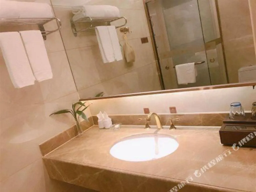 Venus Royal Hotel Nanning East High-Speed Railway Station