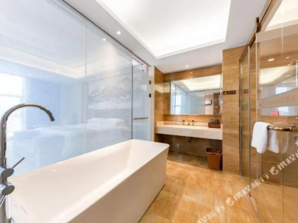 Venus Royal Hotel Nanning East High-Speed Railway Station