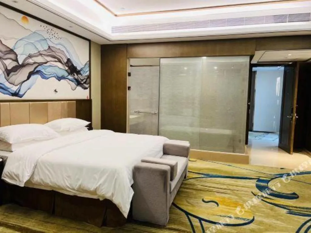 Bed in Venus Royal Hotel Nanning East High-Speed Railway Station