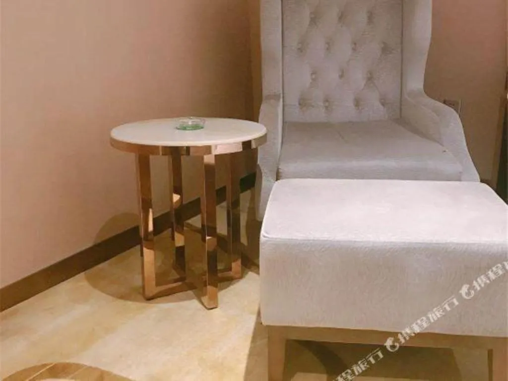 Bed in Venus Royal Hotel Nanning East High-Speed Railway Station