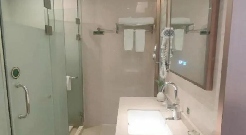 Vienna Hotel Guangdong Zhaoqing East Station Dinghu Mountain Scenic Area