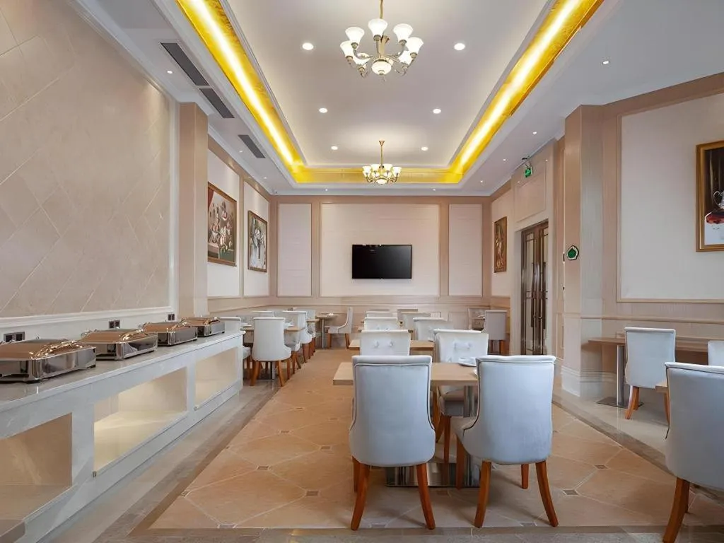 Vienna Hotel Guangdong Zhaoqing East Station Dinghu Mountain Scenic Area