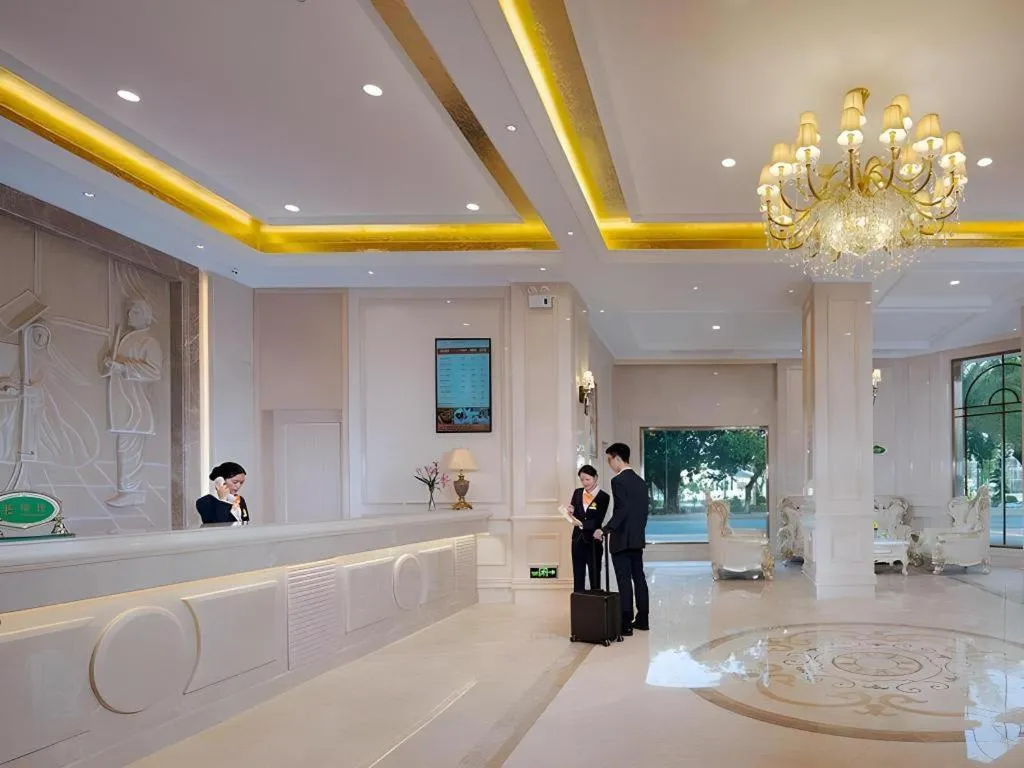 Vienna Hotel Guangdong Zhaoqing East Station Dinghu Mountain Scenic Area