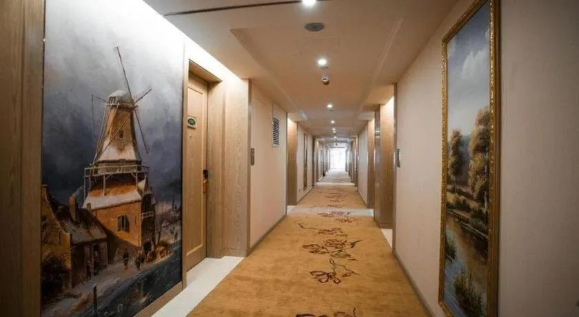 Vienna Hotel Shaanxi Weinan Shengli Street Railway Station