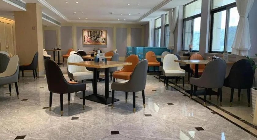 Vienna Hotel Guangxi Baise Xilin County Juting Cultural Arts Center