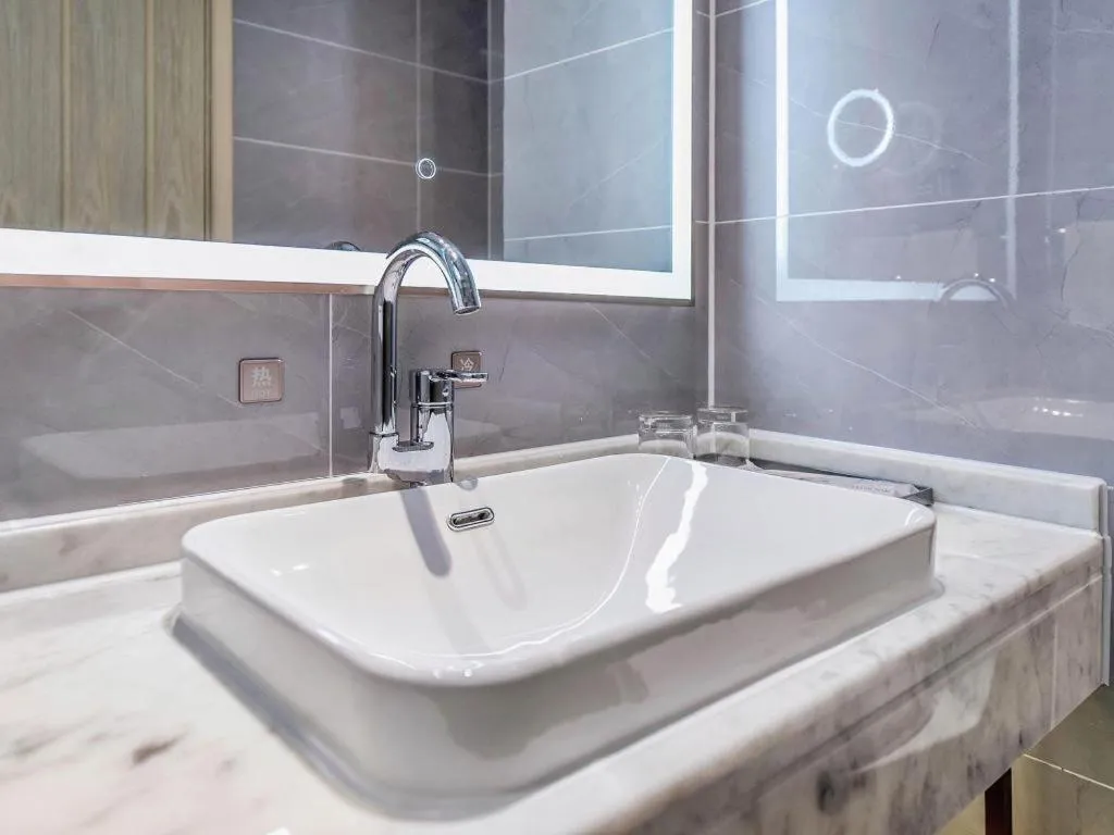 Vienna Hotel Sichuan Hejiang Yangtze River Bridge