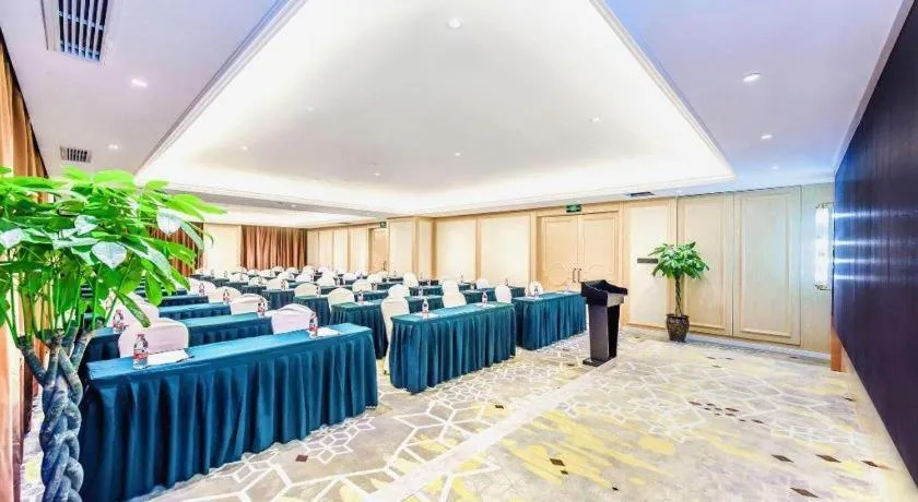 Vienna Hotel Sichuan Hejiang Yangtze River Bridge