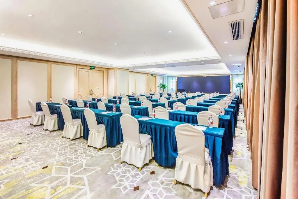 Vienna Hotel Sichuan Hejiang Yangtze River Bridge