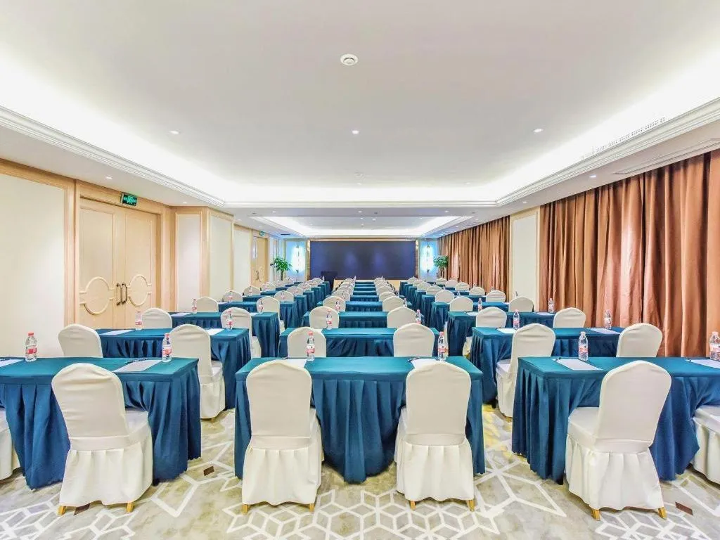 Vienna Hotel Sichuan Hejiang Yangtze River Bridge