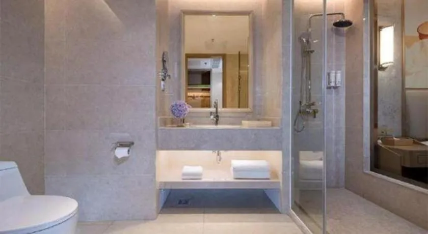 Vienna Hotel Xinfeng West High-Speed Railway Station