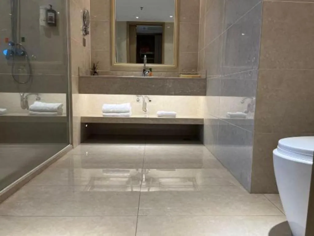 Vienna Hotel Xinfeng West High-Speed Railway Station