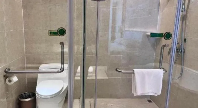 Vienna Hotel Xinfeng West High-Speed Railway Station