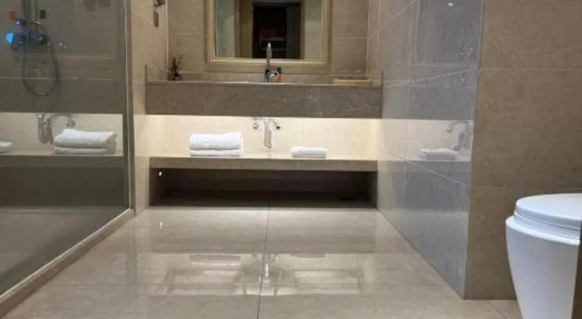 Vienna Hotel Xinfeng West High-Speed Railway Station