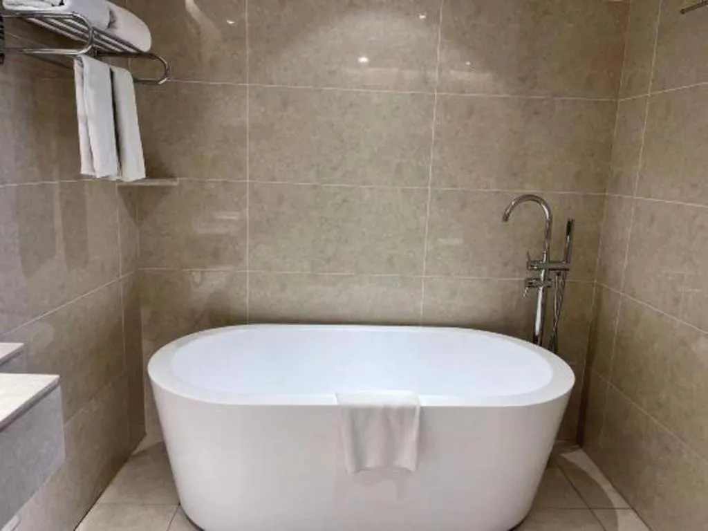 Vienna Hotel Xinfeng West High-Speed Railway Station