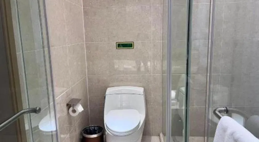 Vienna Hotel Xinfeng West High-Speed Railway Station