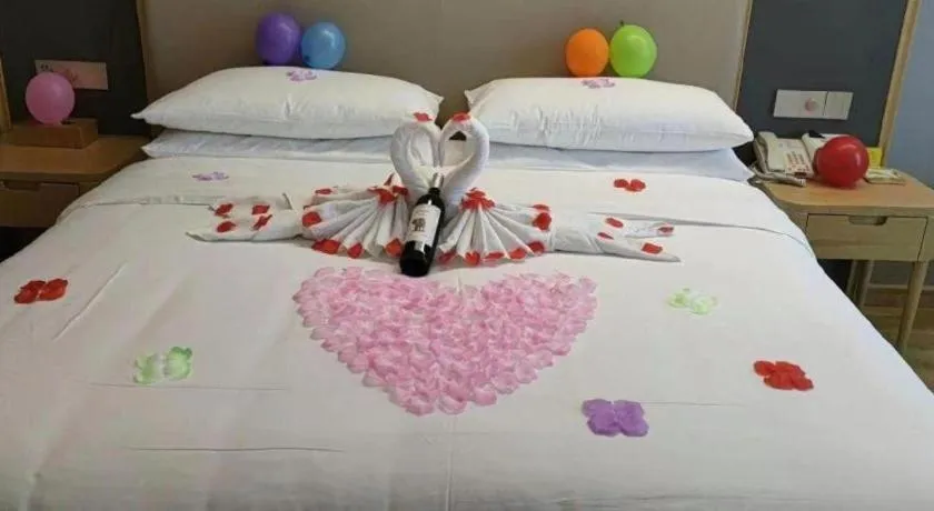 Bed in Vienna Hotel Anhui Lujiang International Building Materials Market Wuzhong