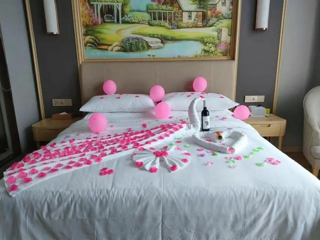 Bed in Vienna Hotel Anhui Lujiang International Building Materials Market Wuzhong