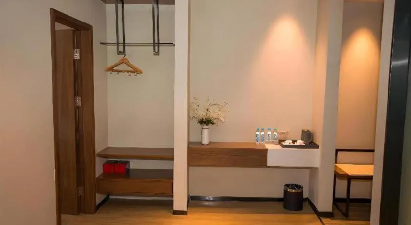 Borrman Hotel Baise High-speed Railway Station Hengning Plaza