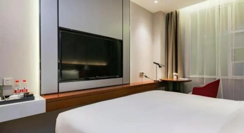 Bed in Borrman Hotel Xi'an North High-speed Railway Station