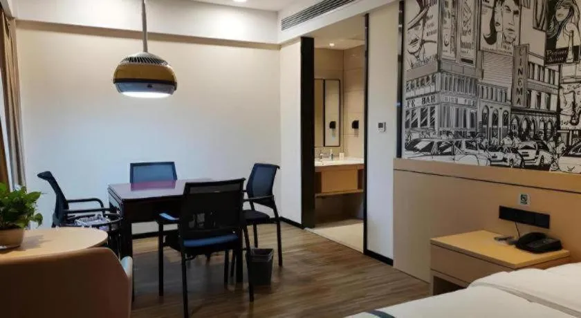 Bed in City Comfort Inn Jingzhou Fantawild Shashi Middle School